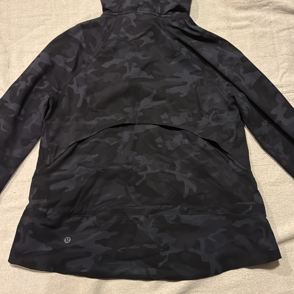 Lululemon Pack It Up Jacket
Incognito Camo Multi Grey - Picture 11 of 12